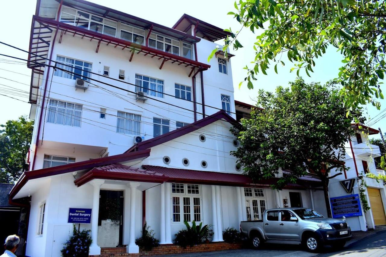 Smile Hub Kandy -Youth Hostel- ภายนอก รูปภาพ