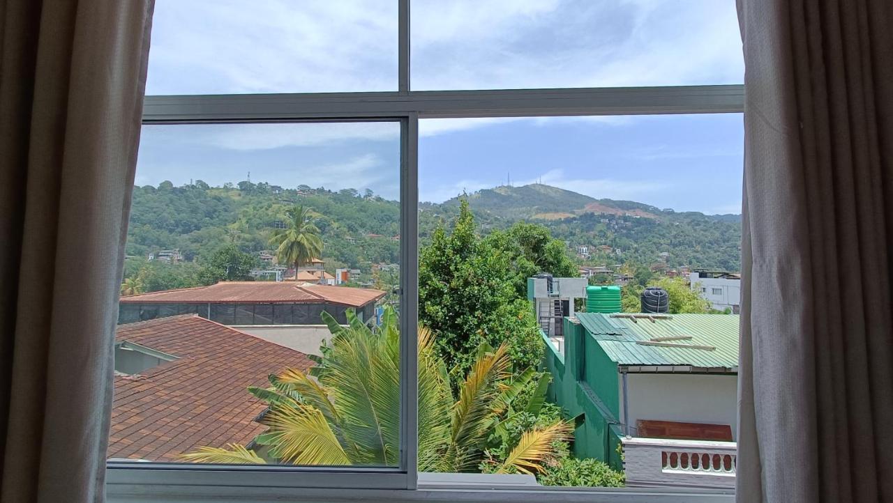 Smile Hub Kandy -Youth Hostel- ภายนอก รูปภาพ